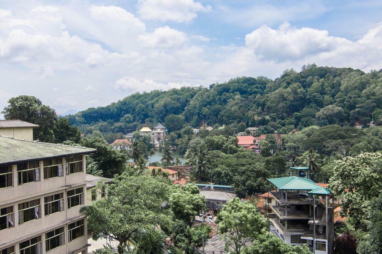 Janora Hills Kandy Exterior foto