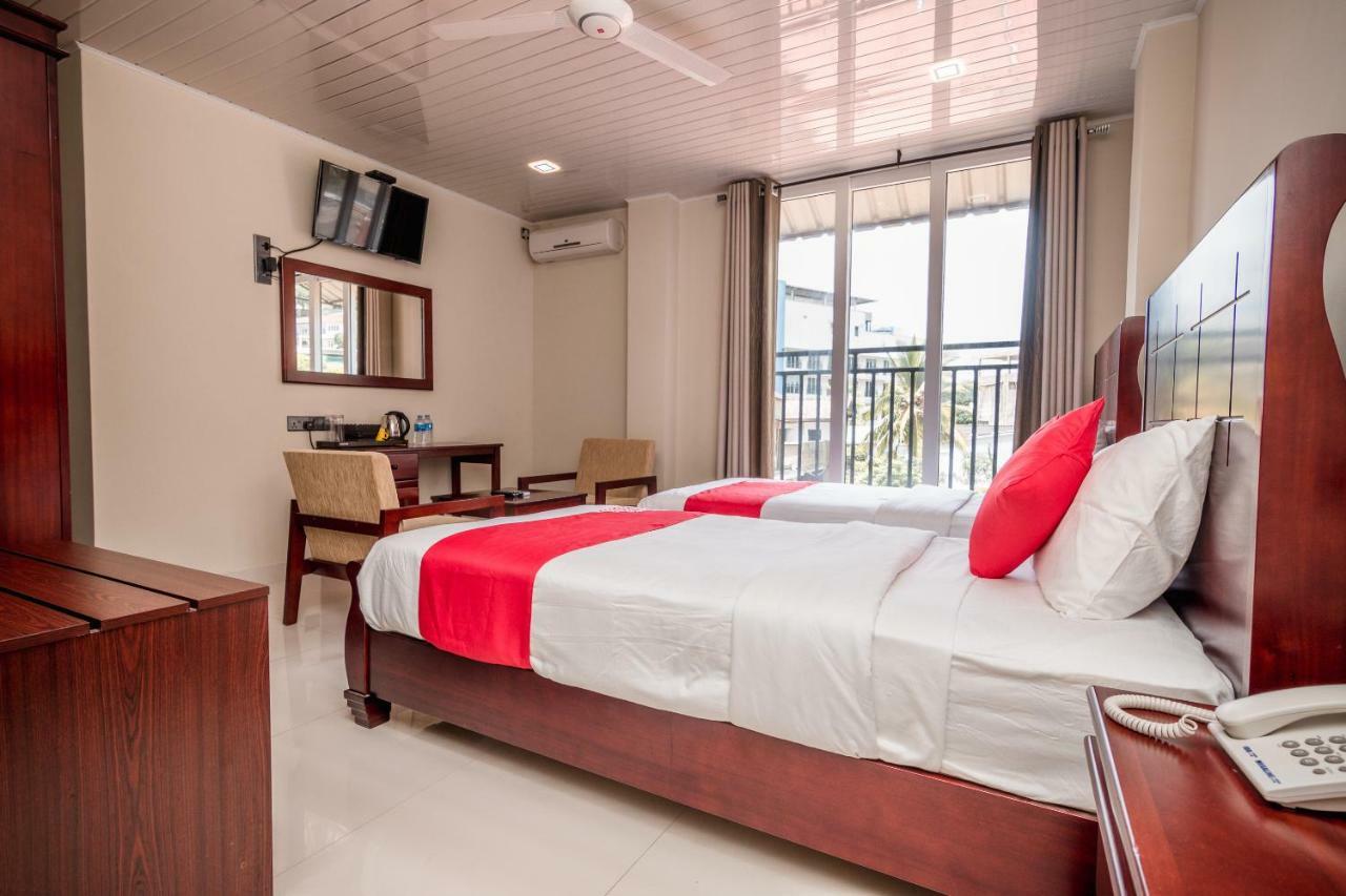 Janora Hills Kandy Exterior foto